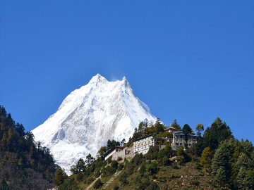 Manaslu Trek with Larkya la Pass